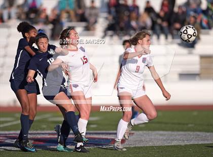 Thumbnail 3 in St. Ignatius vs. Carlmont (CIF CCS D1 Playoff) photogallery.