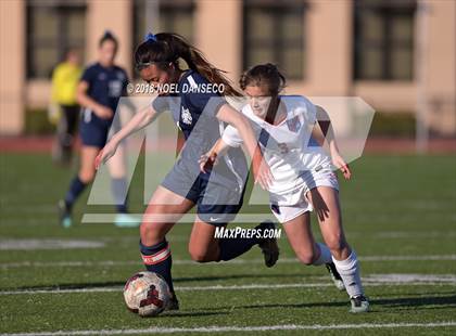 Thumbnail 3 in St. Ignatius vs. Carlmont (CIF CCS D1 Playoff) photogallery.