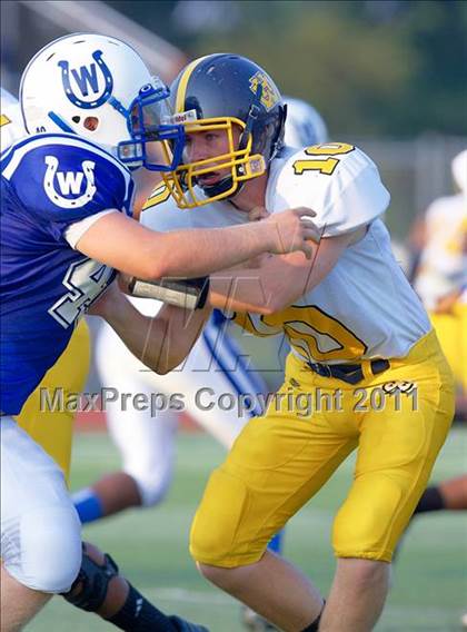 Thumbnail 3 in Walnut Hills vs. Wyoming (Skyline Chili Crosstown Showdown) photogallery.