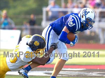Thumbnail 2 in Walnut Hills vs. Wyoming (Skyline Chili Crosstown Showdown) photogallery.