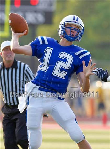 Thumbnail 2 in Walnut Hills vs. Wyoming (Skyline Chili Crosstown Showdown) photogallery.