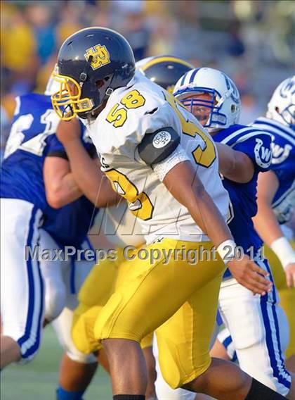 Thumbnail 2 in Walnut Hills vs. Wyoming (Skyline Chili Crosstown Showdown) photogallery.