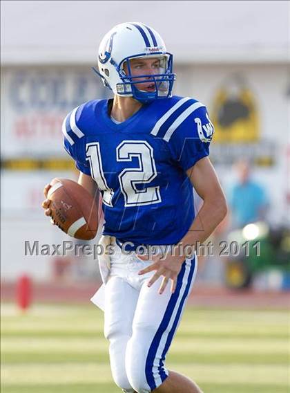 Thumbnail 3 in Walnut Hills vs. Wyoming (Skyline Chili Crosstown Showdown) photogallery.