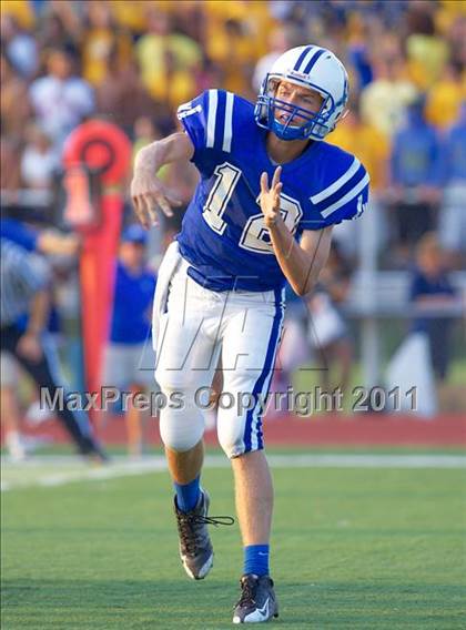 Thumbnail 2 in Walnut Hills vs. Wyoming (Skyline Chili Crosstown Showdown) photogallery.