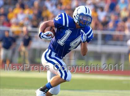 Thumbnail 3 in Walnut Hills vs. Wyoming (Skyline Chili Crosstown Showdown) photogallery.