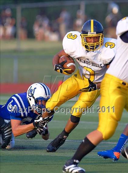 Thumbnail 1 in Walnut Hills vs. Wyoming (Skyline Chili Crosstown Showdown) photogallery.