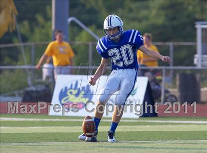 Thumbnail 2 in Walnut Hills vs. Wyoming (Skyline Chili Crosstown Showdown) photogallery.