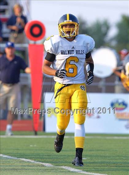 Thumbnail 1 in Walnut Hills vs. Wyoming (Skyline Chili Crosstown Showdown) photogallery.