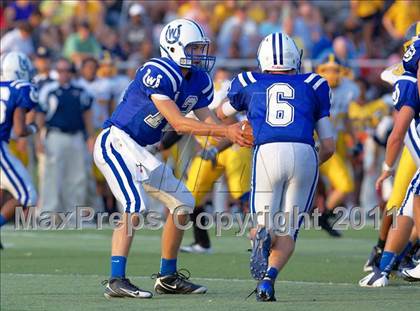 Thumbnail 1 in Walnut Hills vs. Wyoming (Skyline Chili Crosstown Showdown) photogallery.