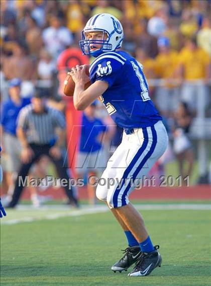 Thumbnail 3 in Walnut Hills vs. Wyoming (Skyline Chili Crosstown Showdown) photogallery.