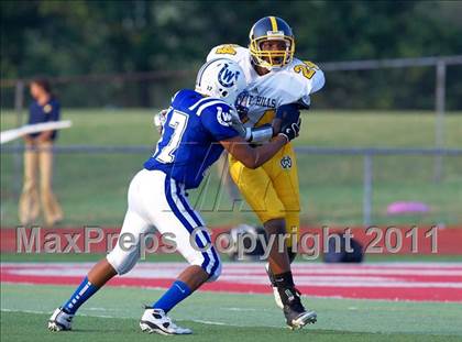 Thumbnail 2 in Walnut Hills vs. Wyoming (Skyline Chili Crosstown Showdown) photogallery.