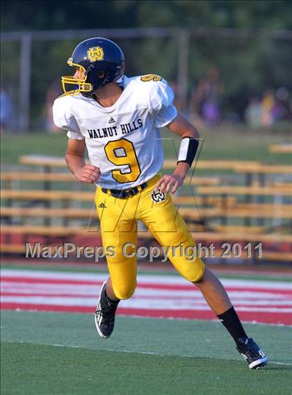 Thumbnail 1 in Walnut Hills vs. Wyoming (Skyline Chili Crosstown Showdown) photogallery.