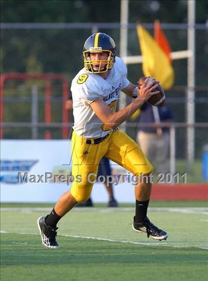 Thumbnail 2 in Walnut Hills vs. Wyoming (Skyline Chili Crosstown Showdown) photogallery.