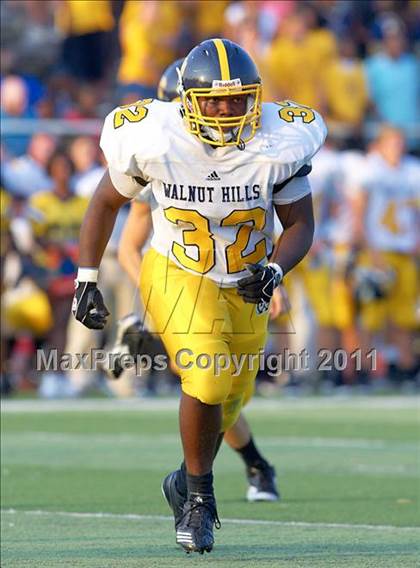 Thumbnail 3 in Walnut Hills vs. Wyoming (Skyline Chili Crosstown Showdown) photogallery.