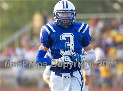 Thumbnail 3 in Walnut Hills vs. Wyoming (Skyline Chili Crosstown Showdown) photogallery.