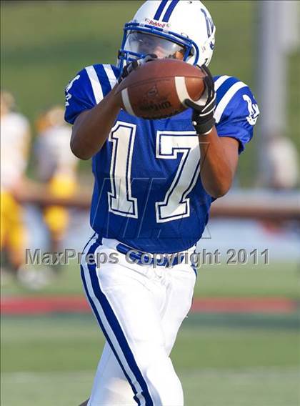 Thumbnail 1 in Walnut Hills vs. Wyoming (Skyline Chili Crosstown Showdown) photogallery.