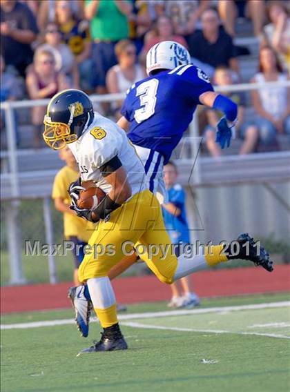 Thumbnail 3 in Walnut Hills vs. Wyoming (Skyline Chili Crosstown Showdown) photogallery.