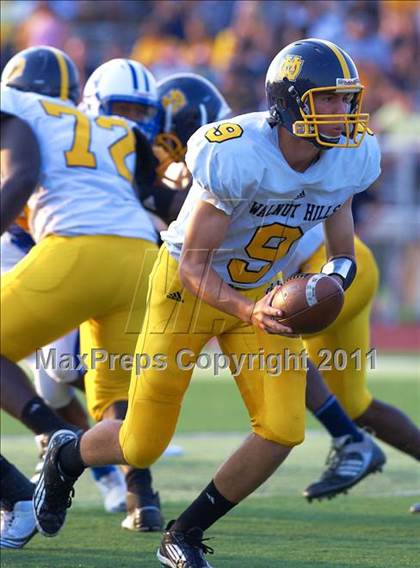 Thumbnail 3 in Walnut Hills vs. Wyoming (Skyline Chili Crosstown Showdown) photogallery.