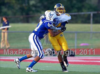 Thumbnail 3 in Walnut Hills vs. Wyoming (Skyline Chili Crosstown Showdown) photogallery.
