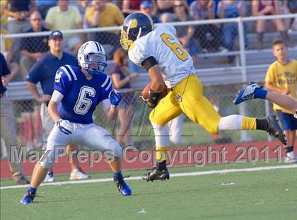 Thumbnail 2 in Walnut Hills vs. Wyoming (Skyline Chili Crosstown Showdown) photogallery.