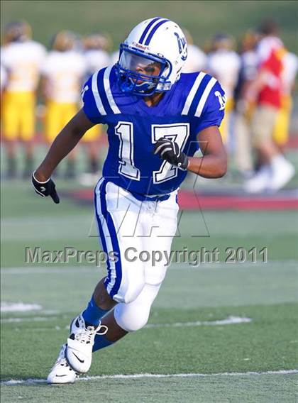 Thumbnail 2 in Walnut Hills vs. Wyoming (Skyline Chili Crosstown Showdown) photogallery.