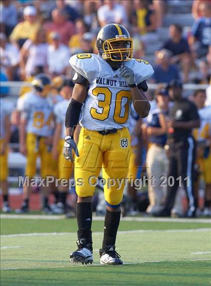 Thumbnail 3 in Walnut Hills vs. Wyoming (Skyline Chili Crosstown Showdown) photogallery.