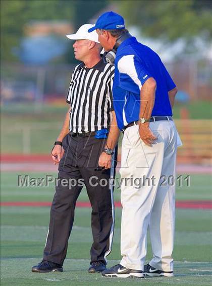 Thumbnail 1 in Walnut Hills vs. Wyoming (Skyline Chili Crosstown Showdown) photogallery.