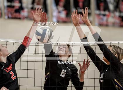 Thumbnail 2 in Bellevue West @ Lincoln High photogallery.
