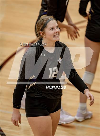 Thumbnail 2 in Bellevue West @ Lincoln High photogallery.