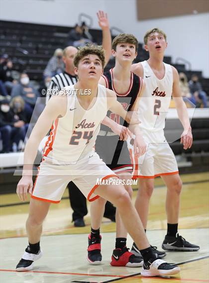 Thumbnail 2 in Circleville vs Amanda-Clearcreek photogallery.