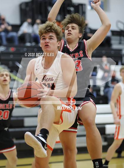 Thumbnail 3 in Circleville vs Amanda-Clearcreek photogallery.