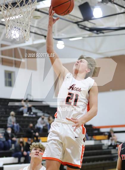Thumbnail 3 in Circleville vs Amanda-Clearcreek photogallery.