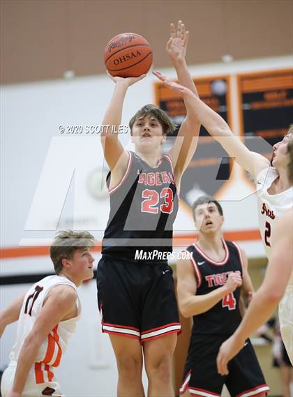 Thumbnail 3 in Circleville vs Amanda-Clearcreek photogallery.