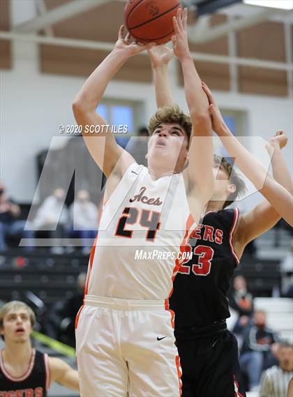 Thumbnail 2 in Circleville vs Amanda-Clearcreek photogallery.