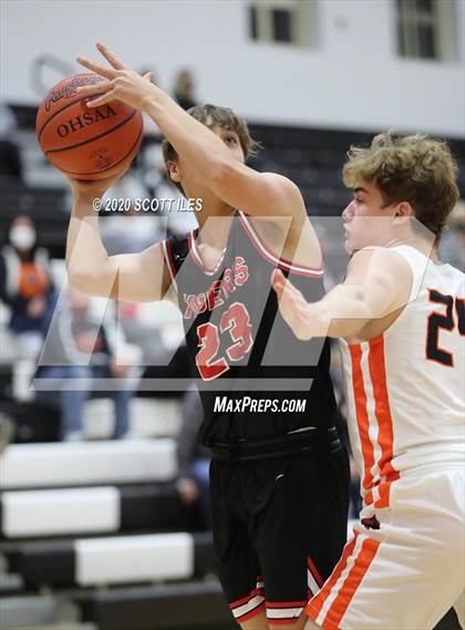 Thumbnail 1 in Circleville vs Amanda-Clearcreek photogallery.