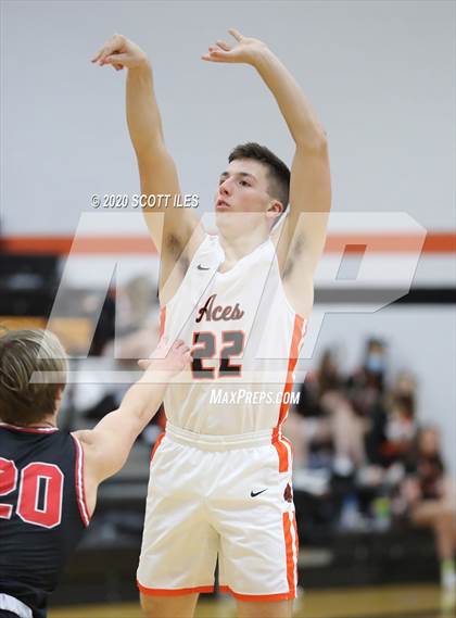 Thumbnail 2 in Circleville vs Amanda-Clearcreek photogallery.