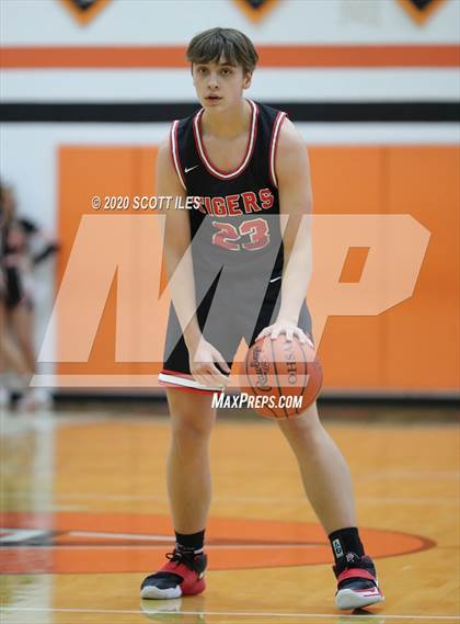 Thumbnail 2 in Circleville vs Amanda-Clearcreek photogallery.