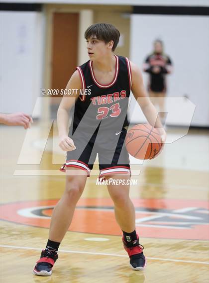 Thumbnail 2 in Circleville vs Amanda-Clearcreek photogallery.
