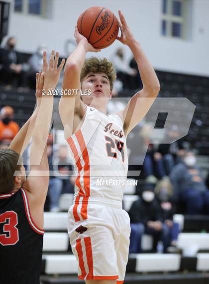Thumbnail 1 in Circleville vs Amanda-Clearcreek photogallery.