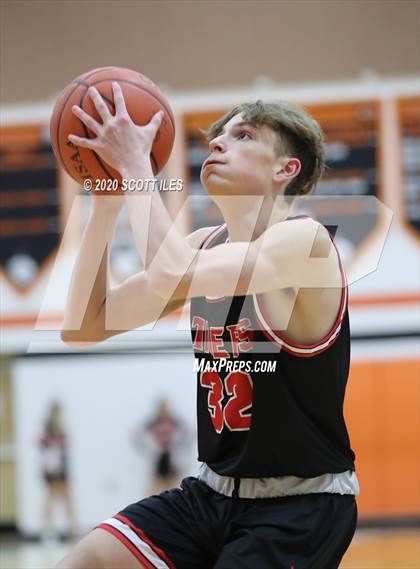 Thumbnail 1 in Circleville vs Amanda-Clearcreek photogallery.