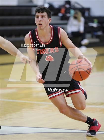 Thumbnail 1 in Circleville vs Amanda-Clearcreek photogallery.
