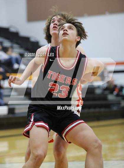Thumbnail 1 in Circleville vs Amanda-Clearcreek photogallery.