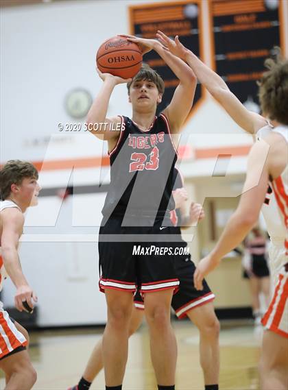 Thumbnail 2 in Circleville vs Amanda-Clearcreek photogallery.