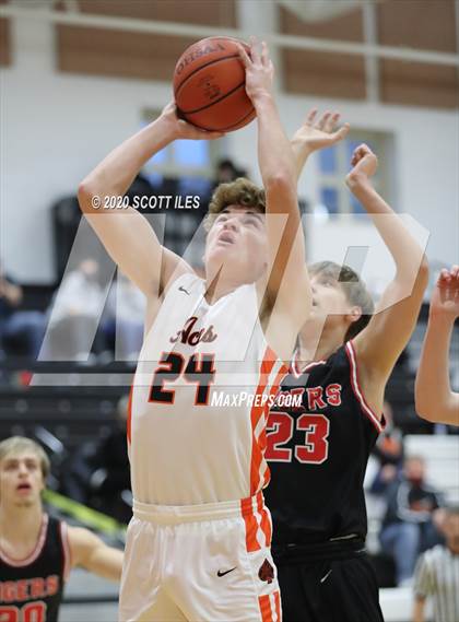 Thumbnail 1 in Circleville vs Amanda-Clearcreek photogallery.