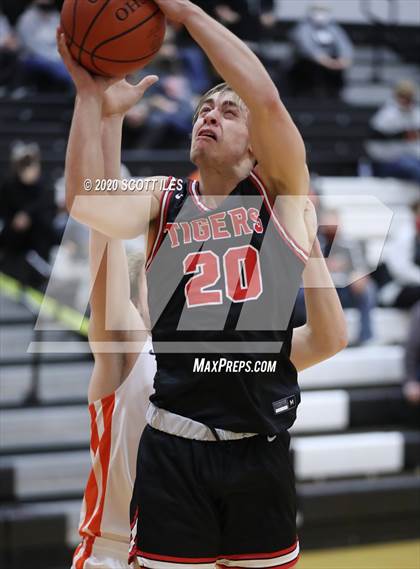 Thumbnail 2 in Circleville vs Amanda-Clearcreek photogallery.