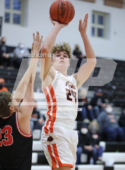 Thumbnail 2 in Circleville vs Amanda-Clearcreek photogallery.