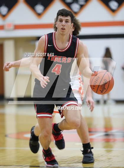 Thumbnail 1 in Circleville vs Amanda-Clearcreek photogallery.