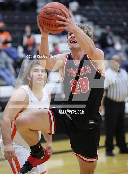 Thumbnail 2 in Circleville vs Amanda-Clearcreek photogallery.