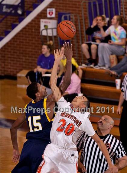 Thumbnail 3 in Seymour vs. Morristown-Hamblen East photogallery.