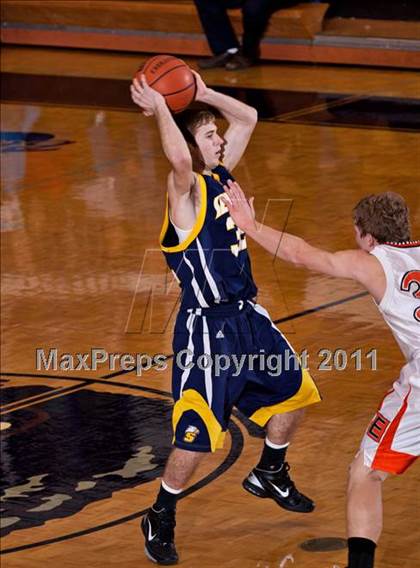 Thumbnail 2 in Seymour vs. Morristown-Hamblen East photogallery.